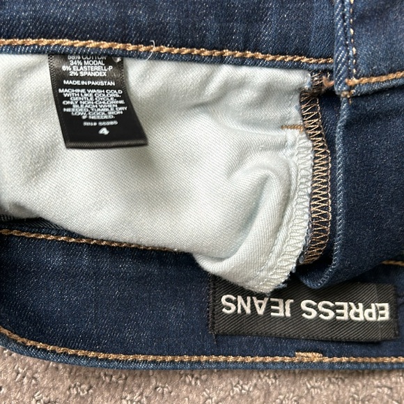 2 pairs Express jean shorts size 4 - Picture 3 of 4
